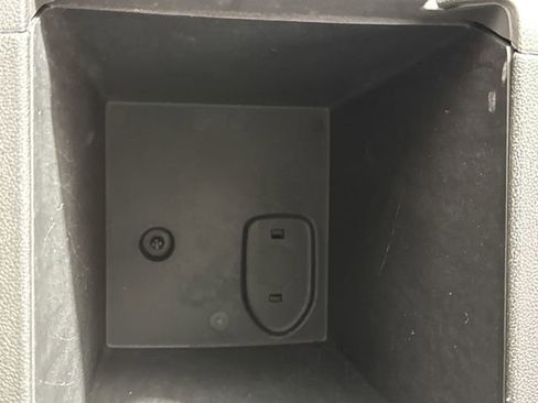 Used 2021 GMC Acadia SLT w/ Premium Package image 28