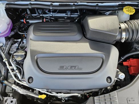 New 2026 Chrysler Pacifica Select image 27