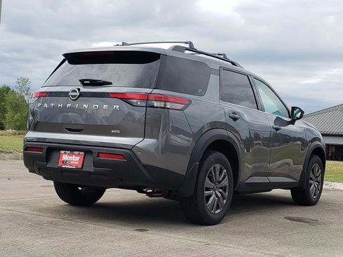 Certified 2025 Nissan Pathfinder SV image 10