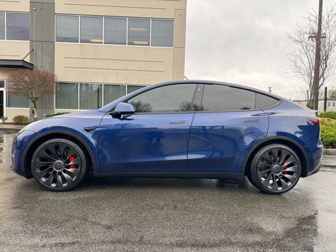 Used 2022 Tesla Model Y Performance image 6