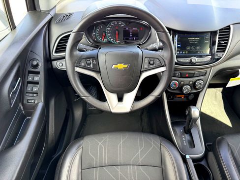 Used 2019 Chevrolet Trax LT w/ LT Convenience Package image 20
