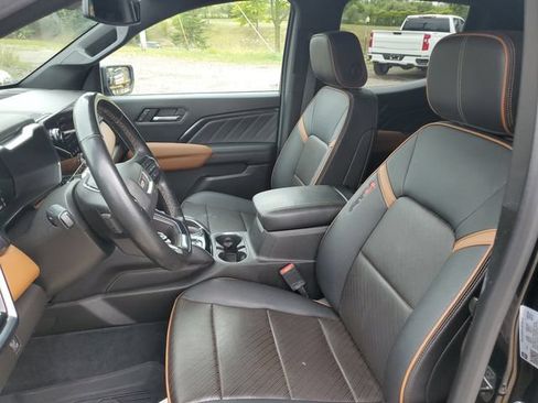 Used 2023 GMC Canyon AT4 w/ AT4 Premium Package AWD/4WD image 17