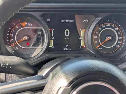 Used 2025 Jeep Wrangler Unlimited Rubicon image 19