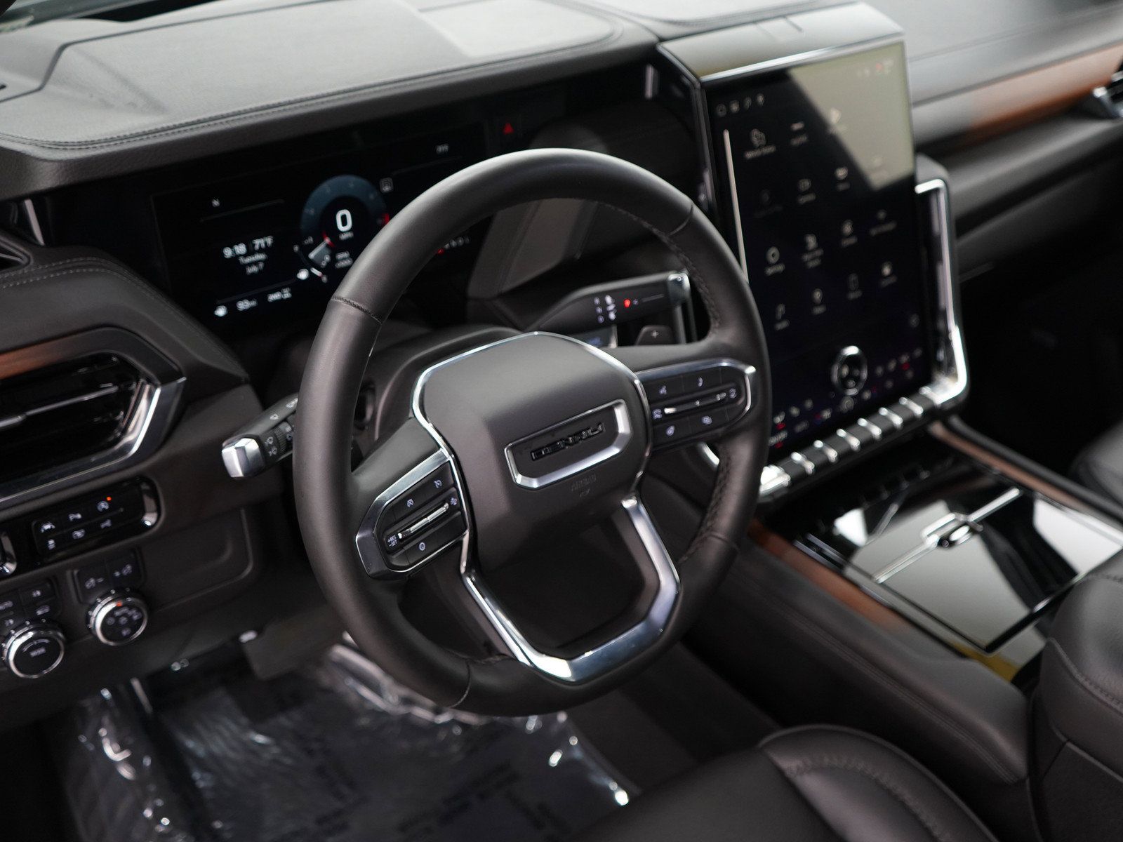 Used 2025 GMC Yukon Denali AWD/4WD image 24