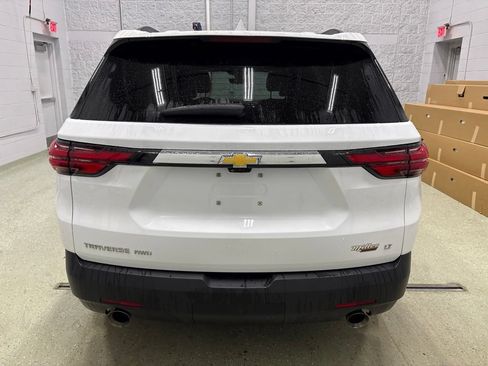 Used 2023 Chevrolet Traverse LT w/ LT Premium Package AWD/4WD image 5