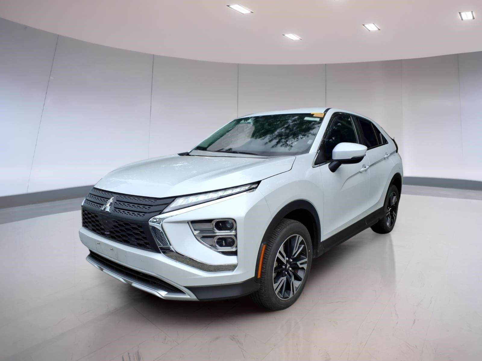 Used 2025 Mitsubishi Eclipse Cross SE AWD/4WD image 2