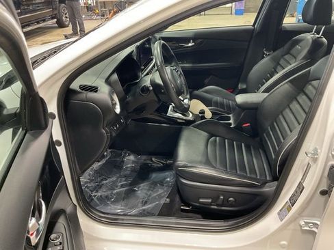 Used 2024 Kia Forte GT-Line w/ GT-Line Premium Package image 10