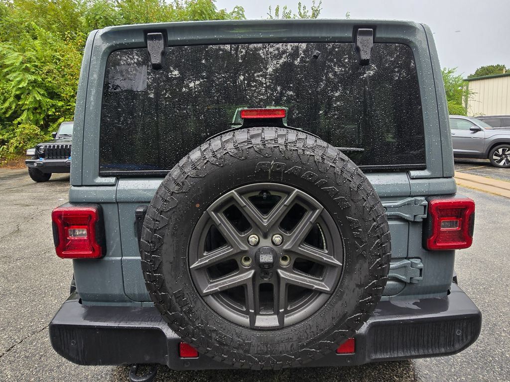 Used 2024 Jeep Wrangler Unlimited Sport AWD/4WD image 8