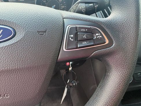 Used 2017 Ford Focus SE FWD image 14
