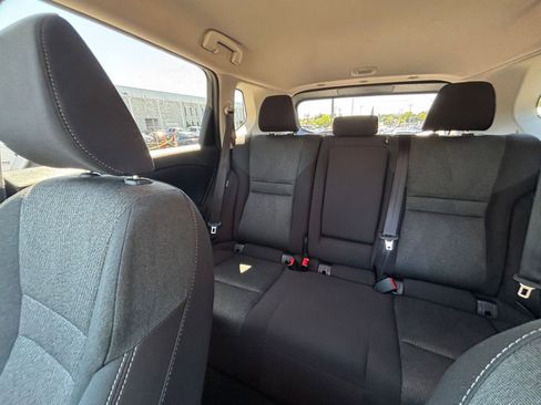 Used 2025 Nissan Rogue SV FWD image 41