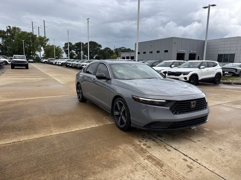 Used 2024 Honda Accord Sport image 18