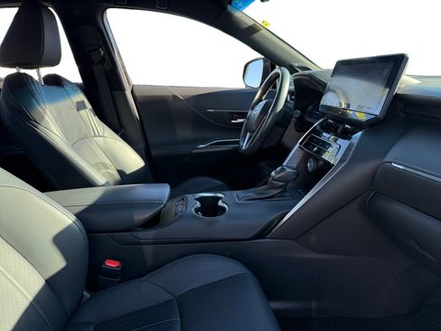 Used 2021 Toyota Venza Limited w/ Advanced Technology Package image 14