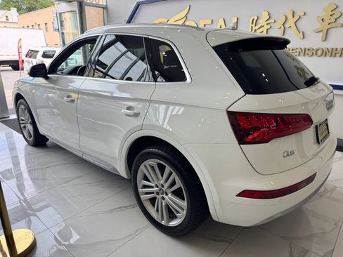 Used 2018 Audi Q5 2.0T Premium Plus w/ Premium Plus Package AWD/4WD image 5