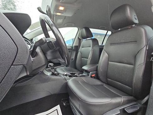 Used 2015 Volkswagen Golf TDI S image 13