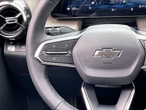 New 2026 Chevrolet Equinox LT w/ Convenience Package II FWD image 19