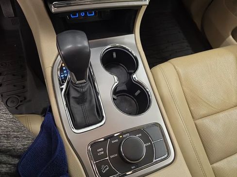 Used 2021 Jeep Grand Cherokee Limited w/ Luxury Group II AWD/4WD image 35