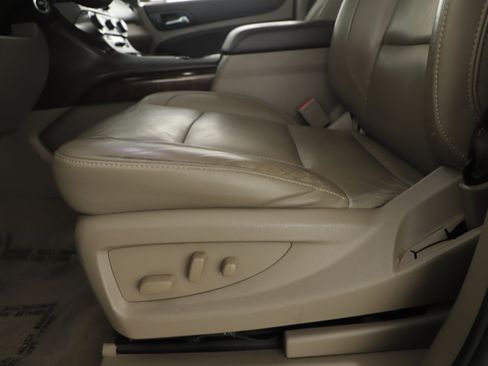 Used 2019 Chevrolet Tahoe LT w/ LT Signature Package image 10