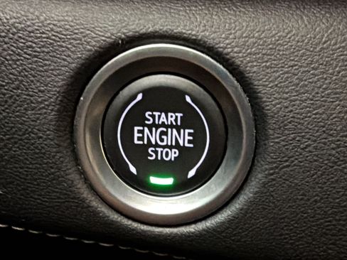 Used 2022 Cadillac Escalade Premium Luxury AWD/4WD image 16