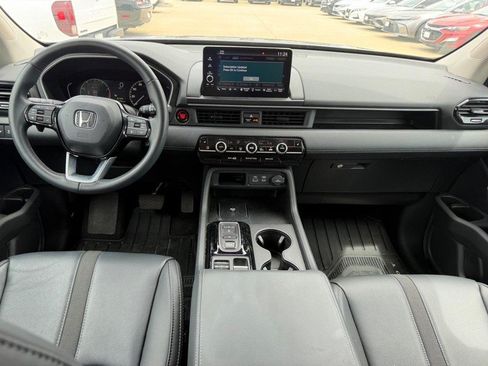 Certified 2025 Honda Pilot EX-L image 12