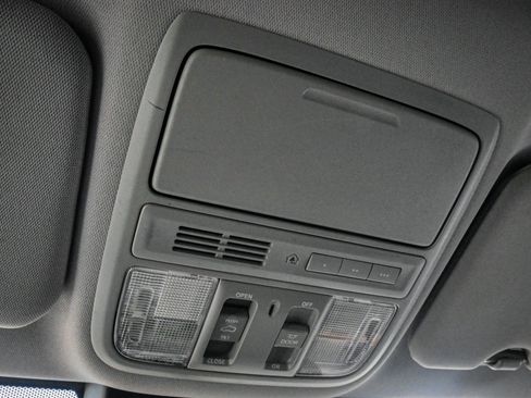Certified 2022 Honda CR-V Touring image 27