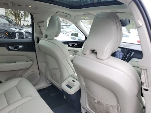 Used 2023 Volvo XC60 B5 Plus w/ Climate Package image 39