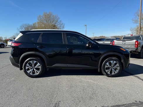 Used 2023 Nissan Rogue SV w/ SV Premium B Package image 7