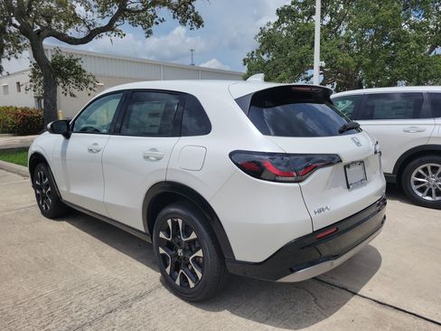 New 2026 Honda HR-V EX-L image 3
