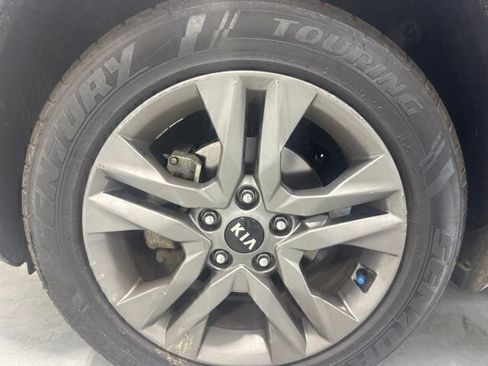 Used 2021 Kia Seltos S FWD image 11