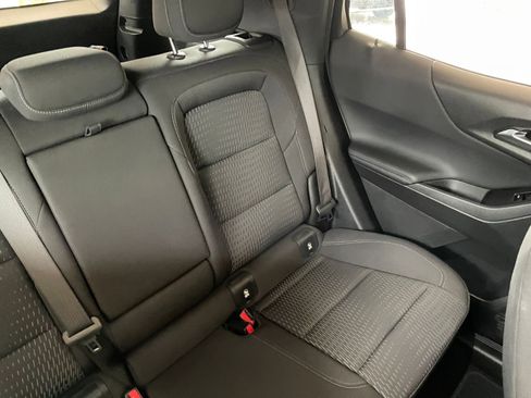 Used 2025 Chevrolet Equinox LT image 36