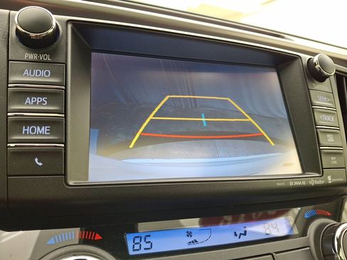 Used 2018 Toyota RAV4 XLE image 15