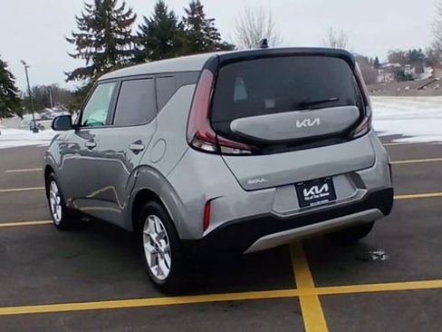 Certified 2025 Kia Soul LX w/ LX Technology Package image 9