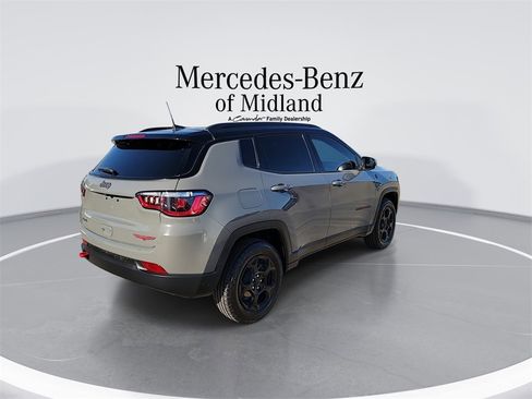 Used 2023 Jeep Compass Trailhawk image 8