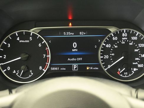 Used 2024 Nissan Sentra SV FWD image 29