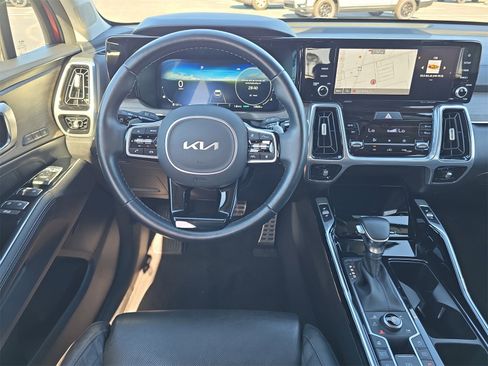 Used 2023 Kia Sorento SX Prestige image 10