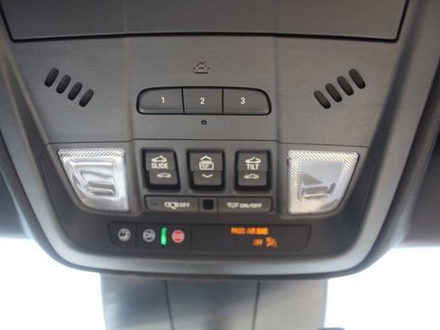 Used 2024 Cadillac XT4 Premium Luxury w/ Active Safety Package FWD image 33