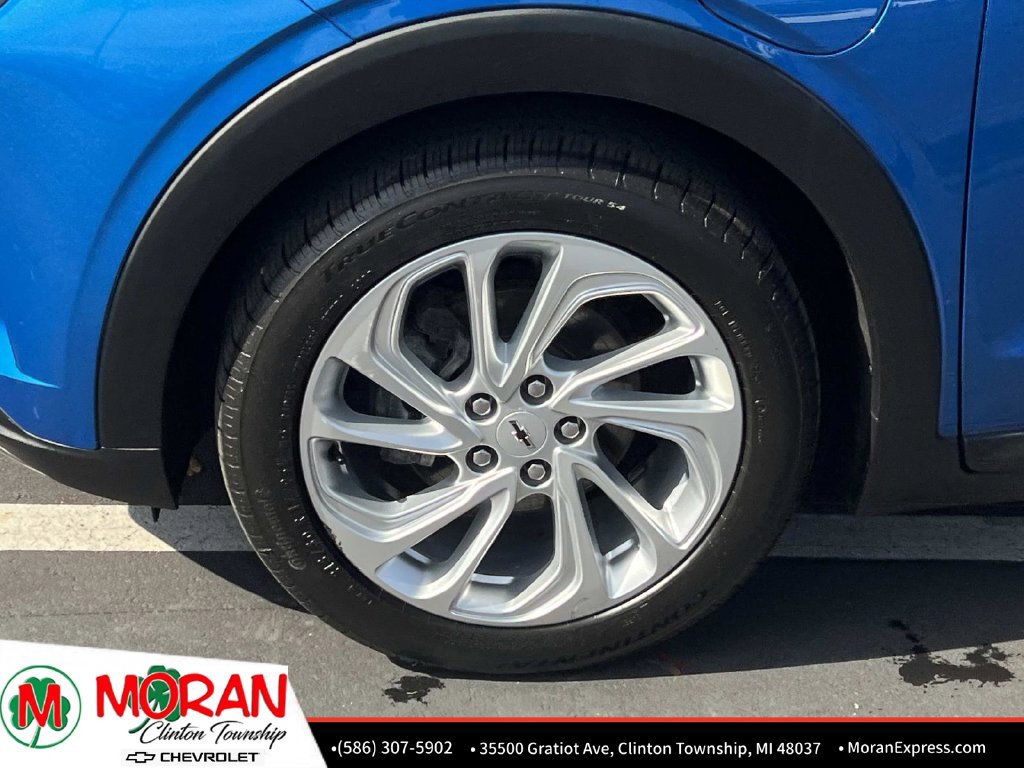 Used 2023 Chevrolet Bolt EUV LT w/ Comfort Package FWD image 11