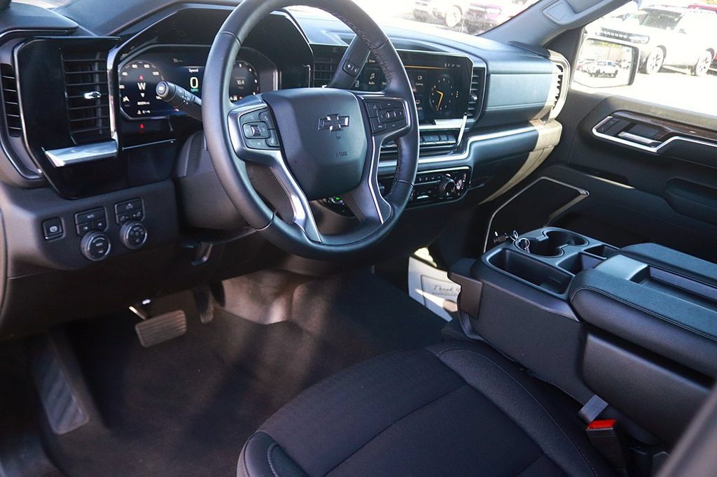 Used 2026 Chevrolet Silverado 1500 RST AWD/4WD image 13
