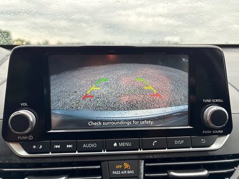 Used 2024 Nissan Altima 2.5 S FWD image 27