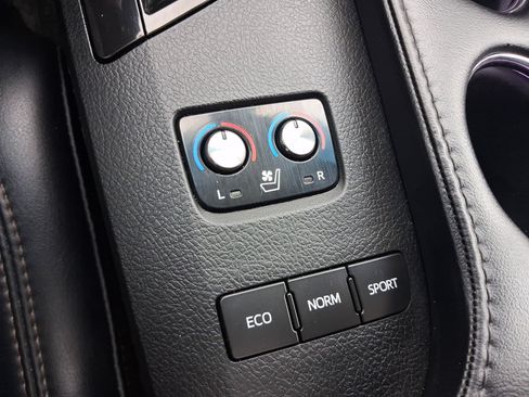 Used 2018 Toyota Avalon Limited w/ All Weather Liner Package FWD image 20