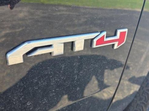 Used 2023 GMC Yukon AT4 w/ AT4 Premium Package AWD/4WD image 19