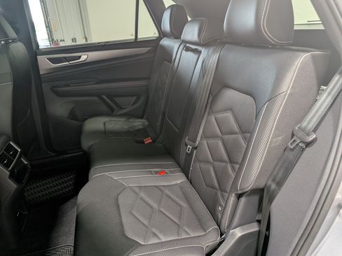 Used 2026 Volkswagen Atlas Cross Sport SE AWD/4WD image 15