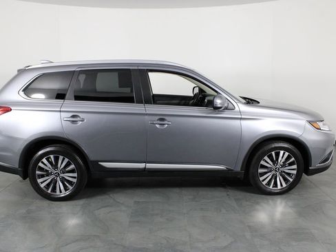 Used 2019 Mitsubishi Outlander SE image 13
