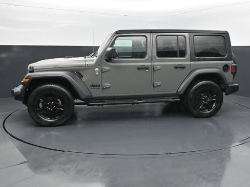 Used 2019 Jeep Wrangler Unlimited Sport AWD/4WD image 2