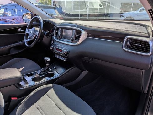 Used 2020 Kia Sorento S image 26