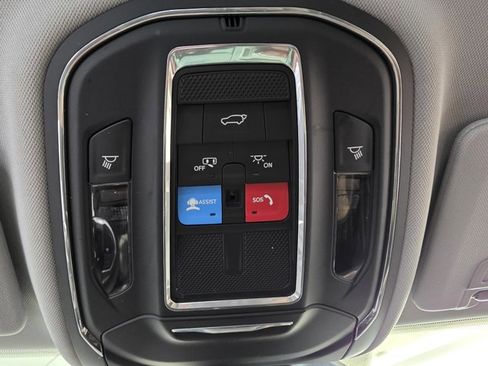 Used 2023 Jeep Grand Cherokee Limited image 11