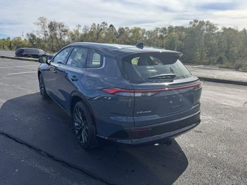 New 2025 Toyota Crown Signia Limited image 5