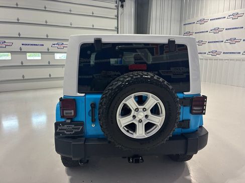 Used 2017 Jeep Wrangler Unlimited Sahara w/ Quick Order Package 24E Chief AWD/4WD image 5