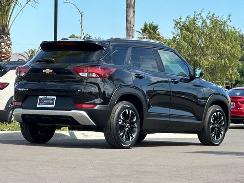 Used 2023 Chevrolet TrailBlazer LT w/ Convenience Package FWD image 4