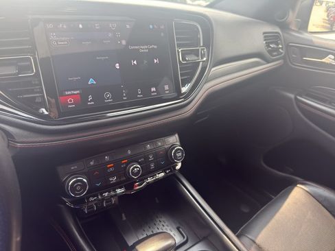 Used 2025 Dodge Durango GT AWD/4WD image 22