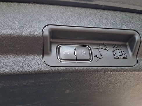 Certified 2023 Ford Explorer XLT AWD/4WD image 30